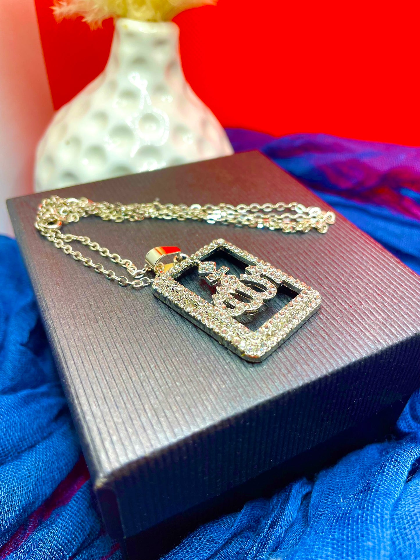 Silver Allah necklace with sparkling rhinestones