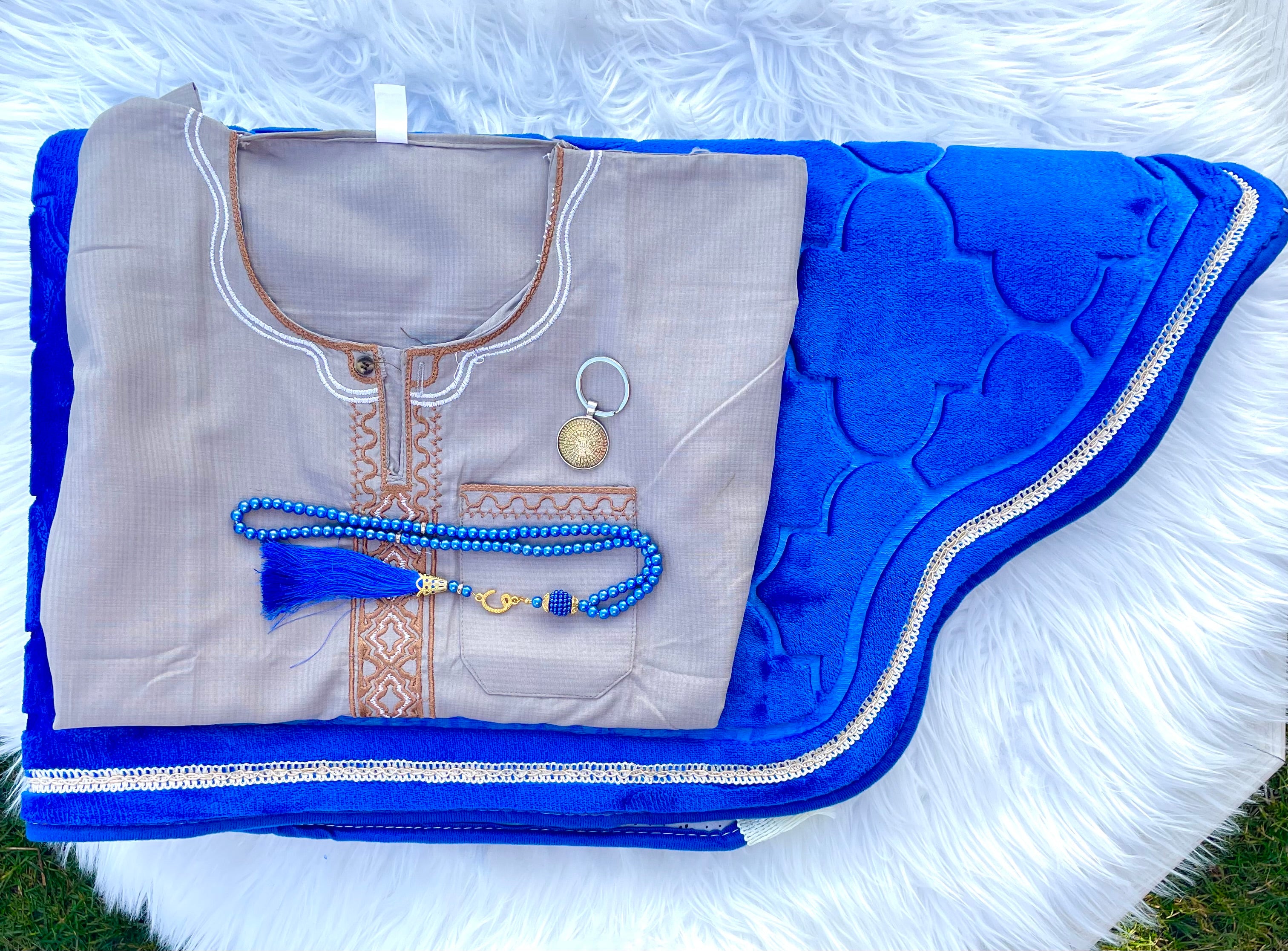 Gebet-Set Jugendliche: Jalabiya + Gebetsteppich & Sunnah-Artikel