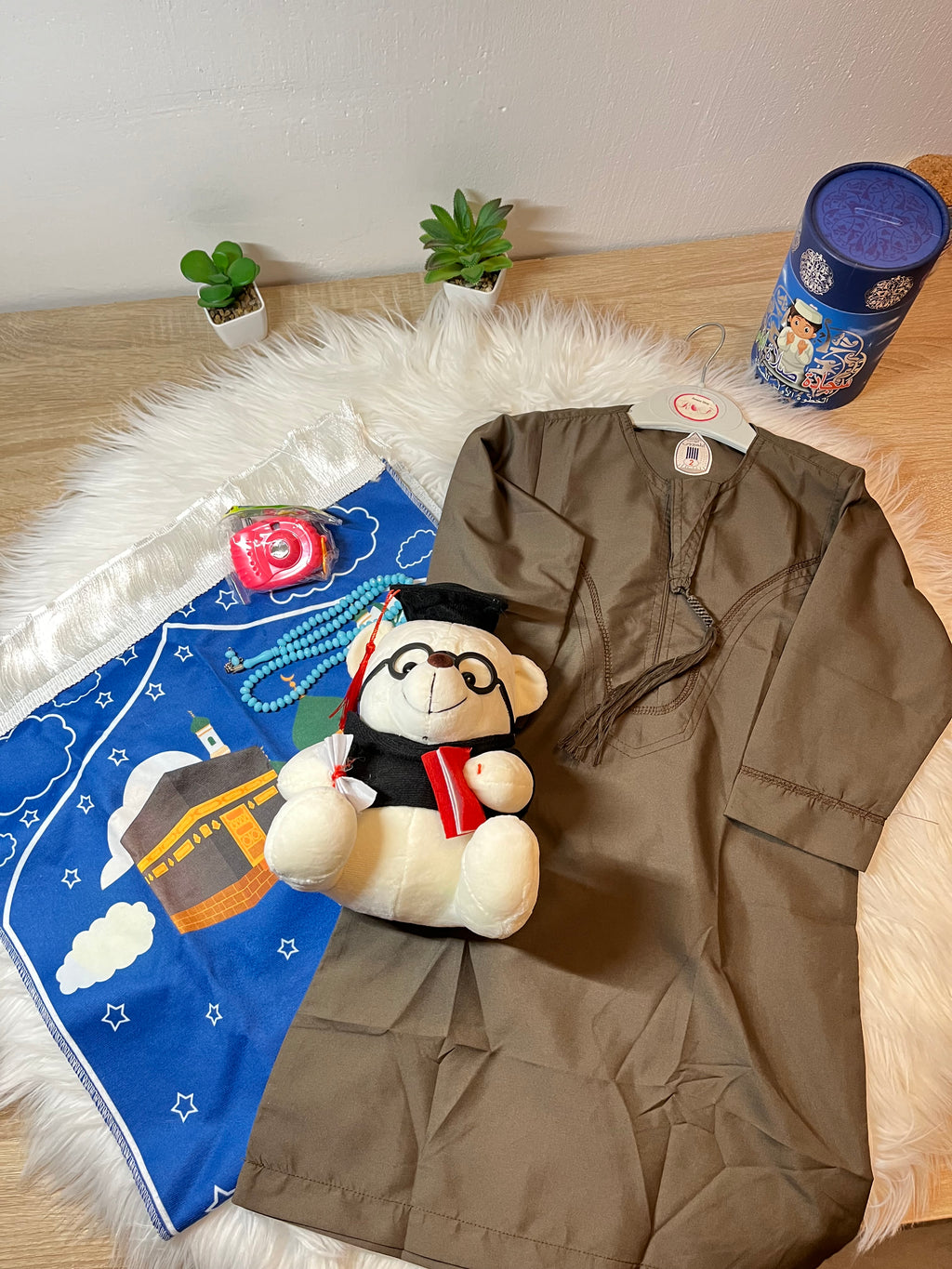 Gebet-Set für Kinder: Jalabiya + Gebetsteppich + Mekka-Kamera