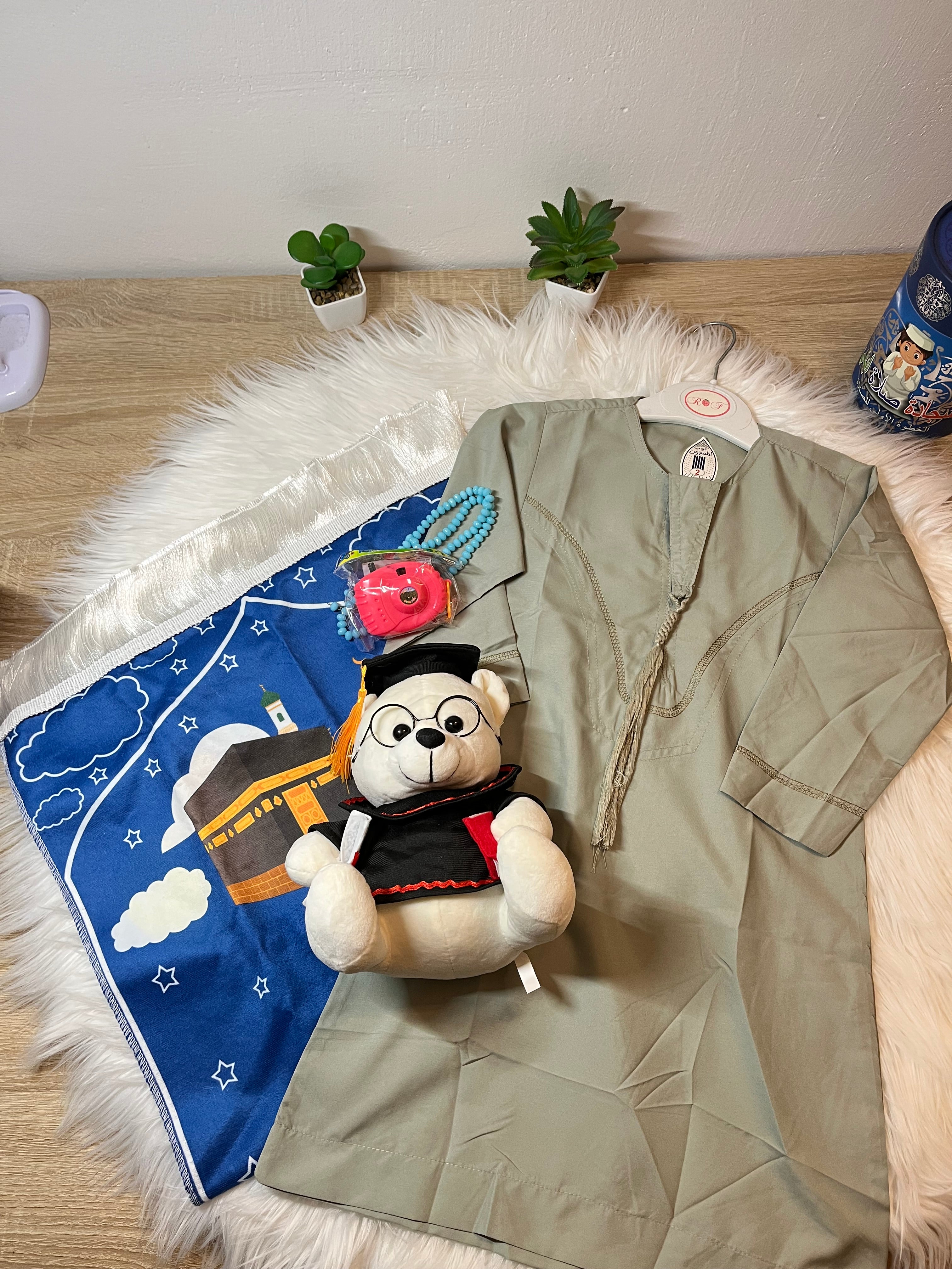 Gebet-Set für Kinder: Jalabiya + Gebetsteppich + Mekka-Kamera